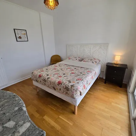 Des Rives De La Penfeld Apartment *